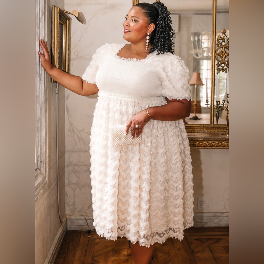 Ivy City Co. Cloud Nine Dress- Ivory Sparkle- Size 3X